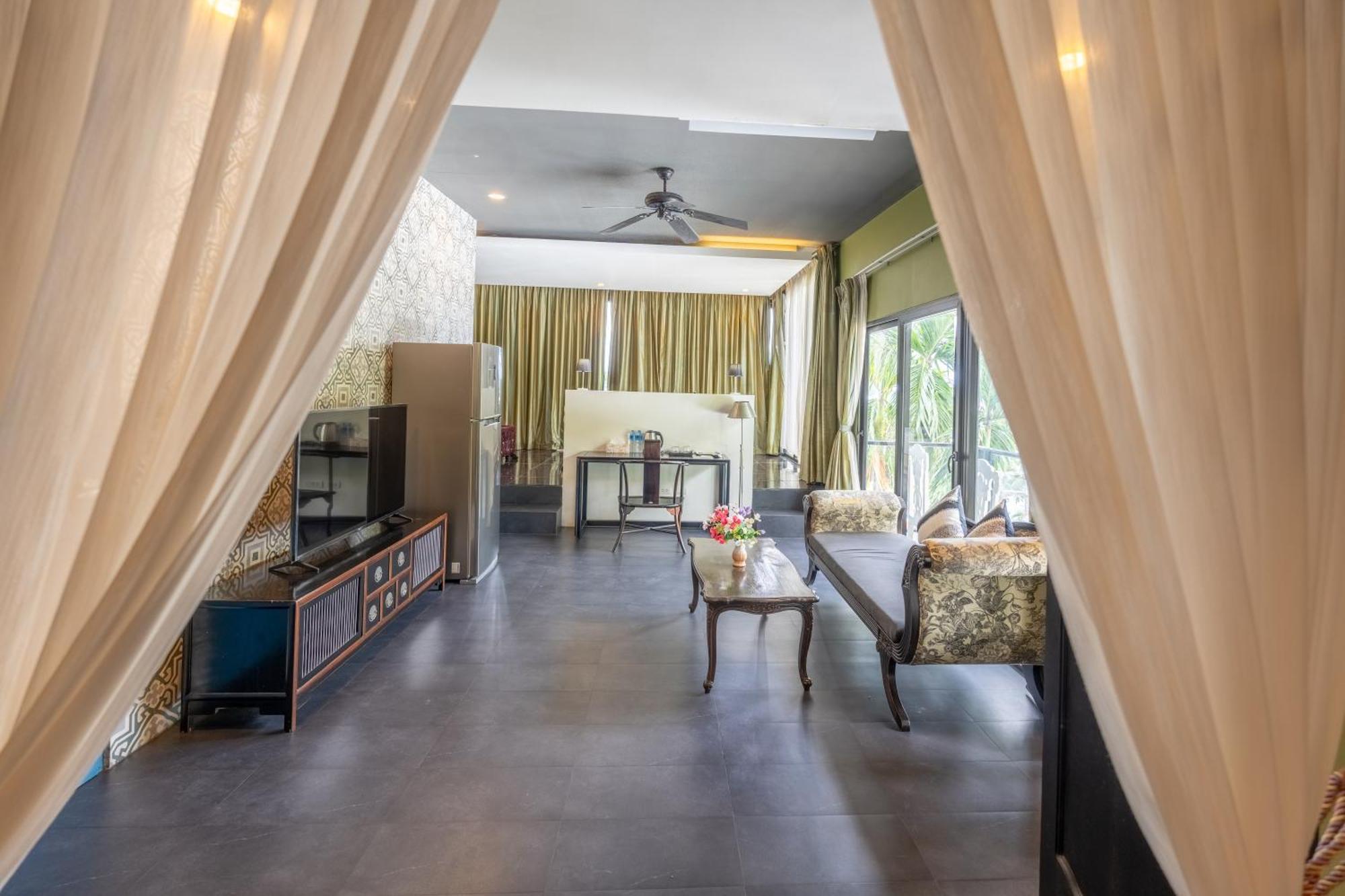 See Sea Villa Hotel Patong Exterior photo